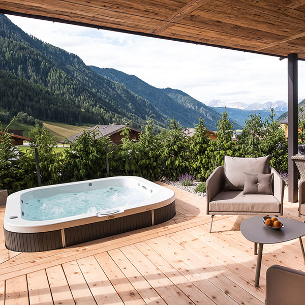 Jacuzzi SPA - новости - гидромассажные бассейны в шале Selena