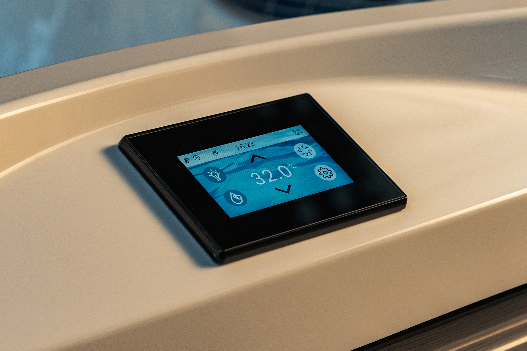 Jacuzzi - Нова гідромасажна ванна J-332™